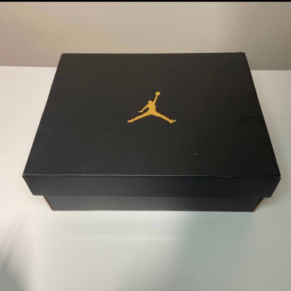 Air Jordan 1 Low ‘Crimson Tint’ - Picture 8 of 9